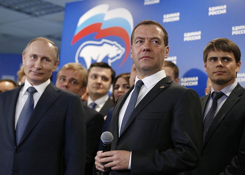 "Биир ньыгыл Арассыыйа" быыбарга кыайбытын туһунан Владимир Путин уонна Дмитрий Медведев эттилэр