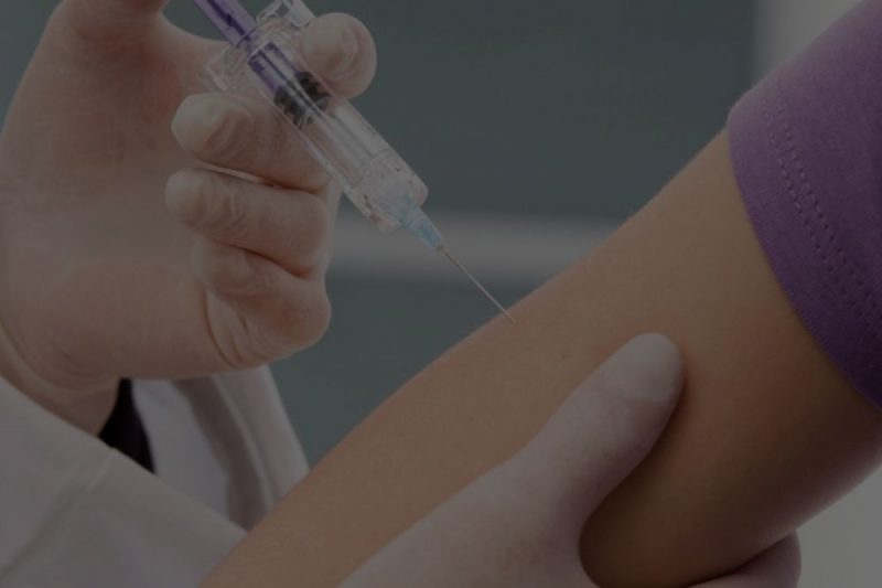 Covid-19 утары вакцина ылбыт медиктар доруобуйаларыгар сыыстарыы бэлиэтэммэт