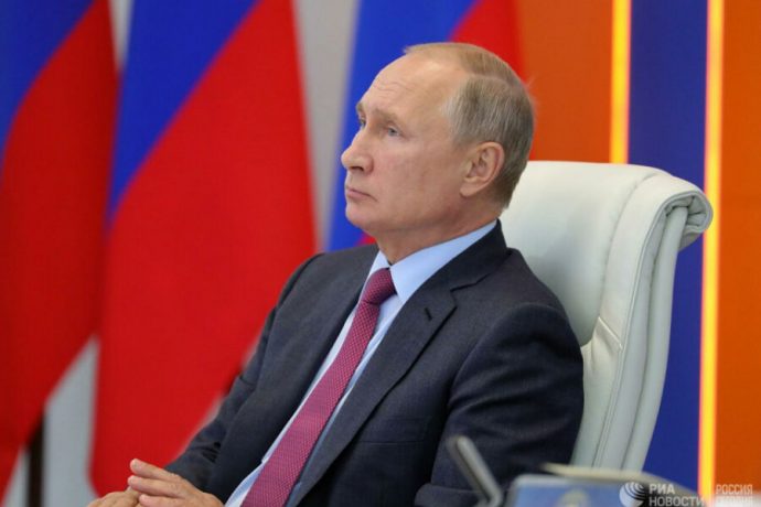 Владимир Путин МРОТ-у уонна тиийинэн олоруу кээмэйин 8,6% үрдэтэри эттэ