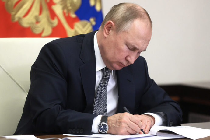 Путин Донецкай уонна Луганскай өрөспүүбүлүкэлэр тутулуга суох буолууларын быһаарда