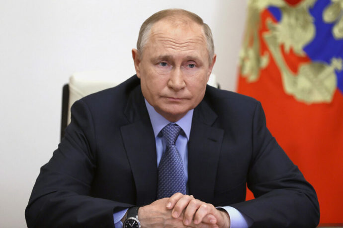 Путин Украинаҕа өлбүт байыаннайдар дьиэ кэргэттэригэр 7,4 мөл солкуобай төлүөхтэрэ диэн эрэннэрдэ