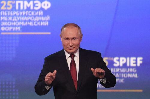 Владимир Путин: “Урбаанньыттары бэрэбиэркэлээһини лаппа аччатыллыахтаах"