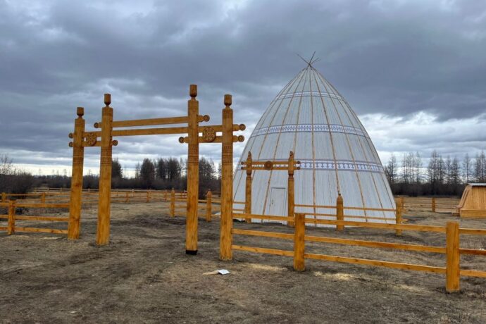 Өймөкөөҥҥө буолар Олоҥхо ыһыаҕын бырагырааматыгар 80-тан тахса тэрээһин киирдэ
