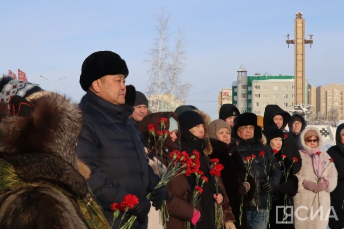 Дьокуускайга «Город-герой Сталинград» мемориальнай бэлиэҕэ сибэкки уурулунна