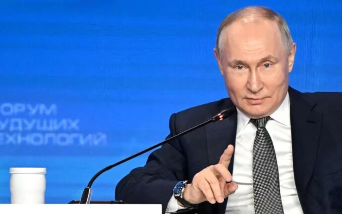Владимир Путин Россия рак ыарыыны утары вакцинаны оҥорууга кэлбитин эттэ