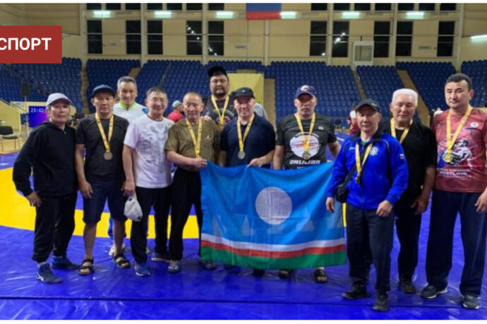 Бэтэрээн тустууктар Россия чемпионатыгар кыайдылар