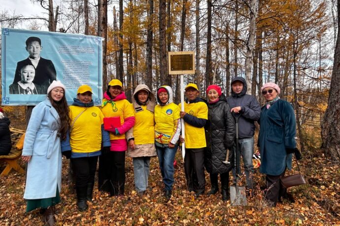 Хаартыскалар: Горнай улууһугар «Бор көмүс күһүнэ» литература аһаҕас бэстибээлэ буолла