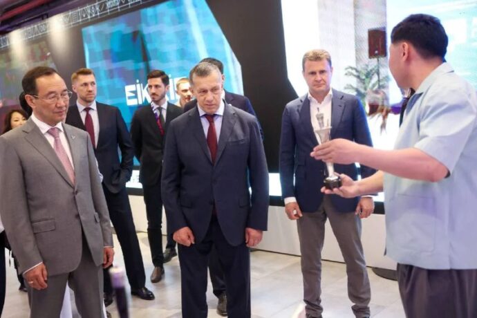 Юрий Трутнев Дьокуускайга Креативнай индустрия пуорумугар сырытта