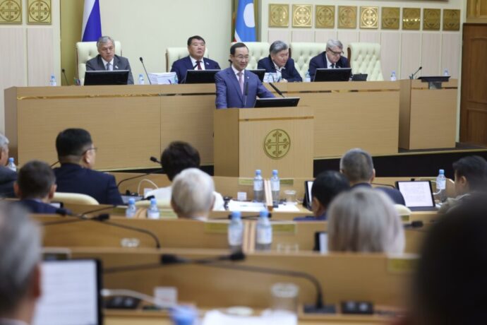 12 тыһыынча кэриҥэ Саха сирин олохтооҕо дьадайыы чэрчитин ааста
