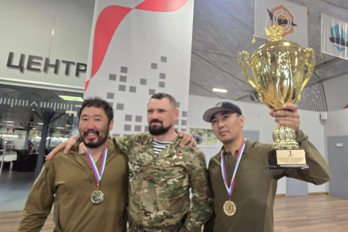 Чурапчыга бойобуой дьайыы бэтэрээннэрэ бэйэлэрин снайпердарын биллилэр