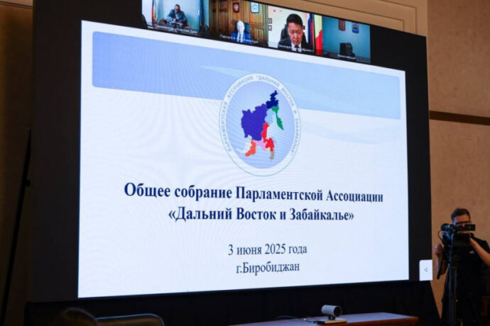 Алексей Еремеев тулаайах оҕолору дьиэнэн хааччыйыы төлөбүрүн федеральнай бүддьүөттэн көрөр туһунан этиини киллэрдэ