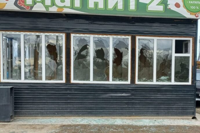Арыгы иһэн баран оптуобус тохтобулун алдьаттылар