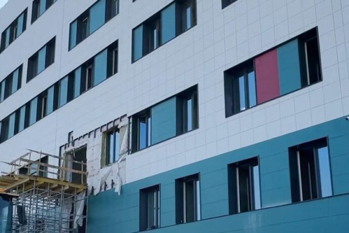 Дьокуускайга саҥа поликлиника аһыллыаҕа