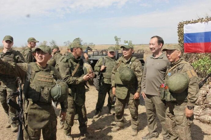 Ил Дархан нэдиэлэтэ: Байыастар Айсен Николаевка бэйэлэрэ туппут Арчы дьиэтин көрдөрдүлэр