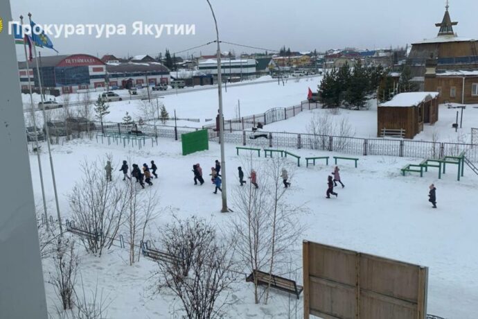 Физкультура уруогар эчэйбит оҕоҕо оскуола 100 тыһыынча солкуобайы төлүөҕэ