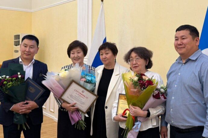 Нам улууһун учууталларын үлэлэрин үрдүктүк сыаналаатылар