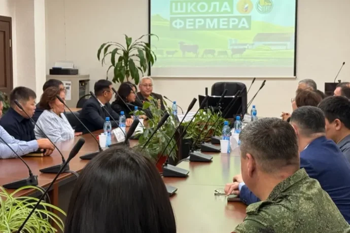 Байыаннай дьайыы бэтэрээннэрэ "Фермер оскуолатыгар" үөрэниэхтэрэ