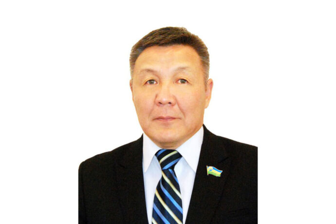 Гаврил Корякин: Баһылыктар, депутаттар эппиэтинэстэрэ үрдүөҕэ, хонтуруол күүһүрүөҕэ