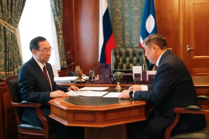 Ил Дархан  ХИФУ ректорын кытары көрүстэ