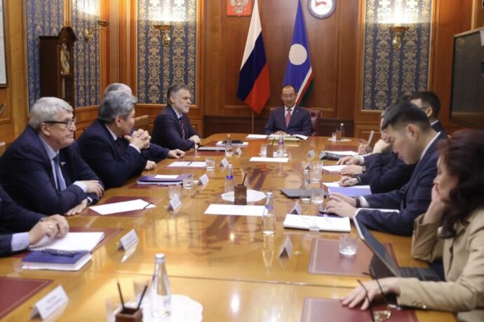 Саха сирин баһылыга бюджет туһунан Ил Түмэн салалтатын кытта мунньах ыытта