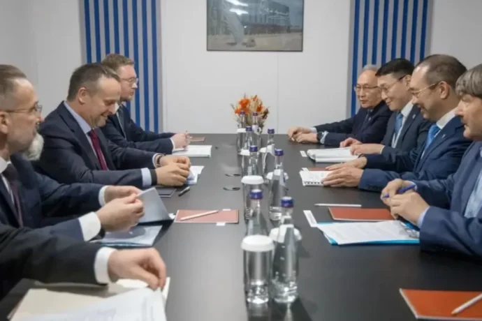 Саха сирин баһылыга Россия тырааныспарын миниистирин кытта көрүстэ