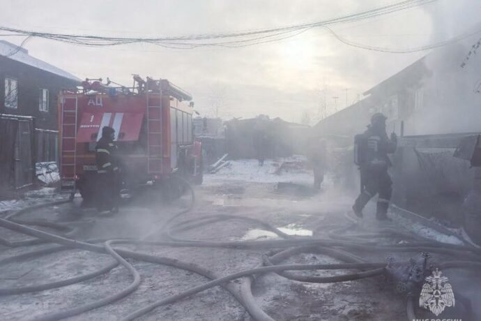 Дьокуускайга үс киһи өлүүлээх баһаар барыллаан төрүөтэ билиннэ