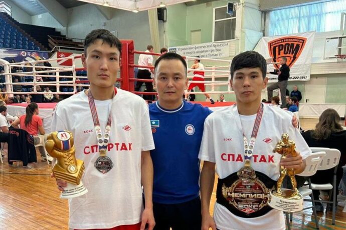Саха сирин боксердара Тольяттига Бүтүн Россиятааҕы турнир мэтээллэрин ыллылар