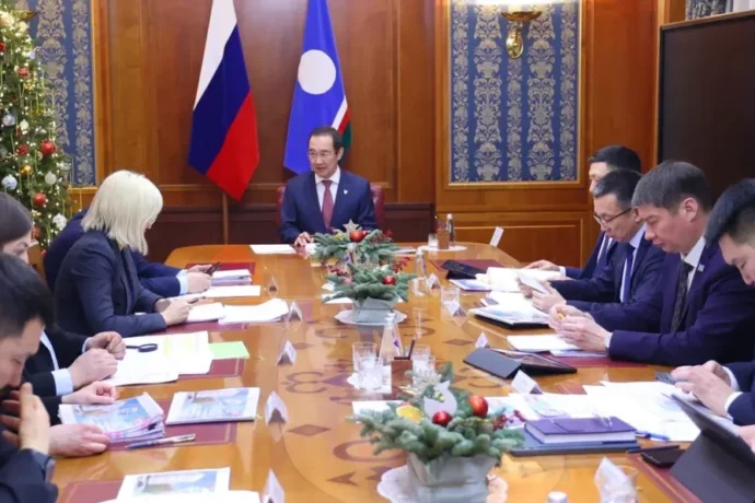 Айсен Николаев дьиэни тутуу тэтимин түргэтэтэргэ сорудахтаата