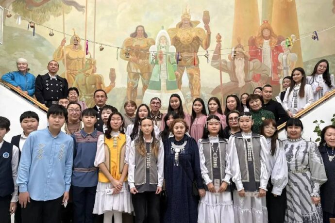 Ийэ тыл күнэ П.А.Ойуунускай аатынан литэрэтиирэ түмэлигэр буолла