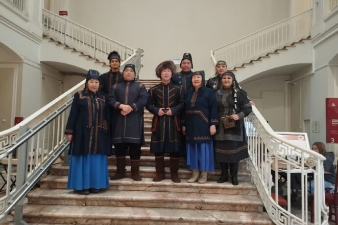 «Мааны Мандар» иистэнньэҥнэрэ Санкт-Петербурга бастыҥ маастардарынан ааттаннылар