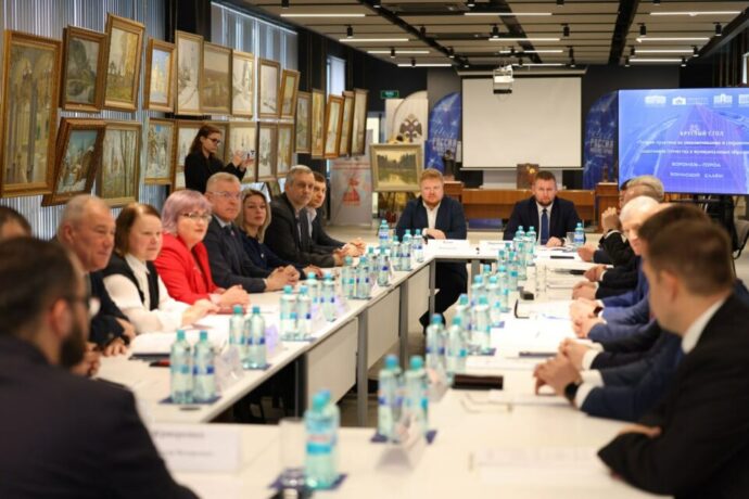 ЛНӨ-ҕэ Аҕа дойдуну көмүскээччилэргэ анаммыт мунньахха Саха сирэ кыттыыны ылла