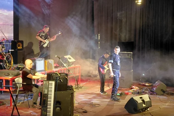 Үөһээ Бүлүүгэ "Көҥүл Саха" тыыннаах дорҕооно дьүрүhүйдэ, наскыйда, чуумпуну үрэйдэ