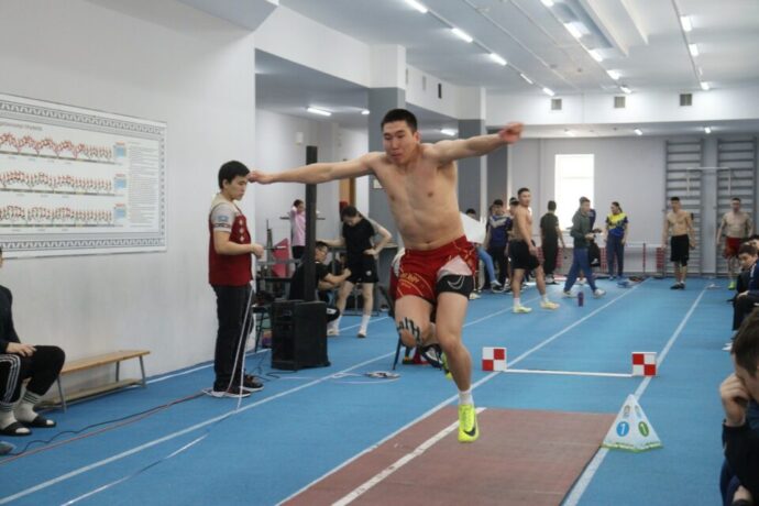 Национальнай многоборьеҕа Саха сирин чемпионата стартаата