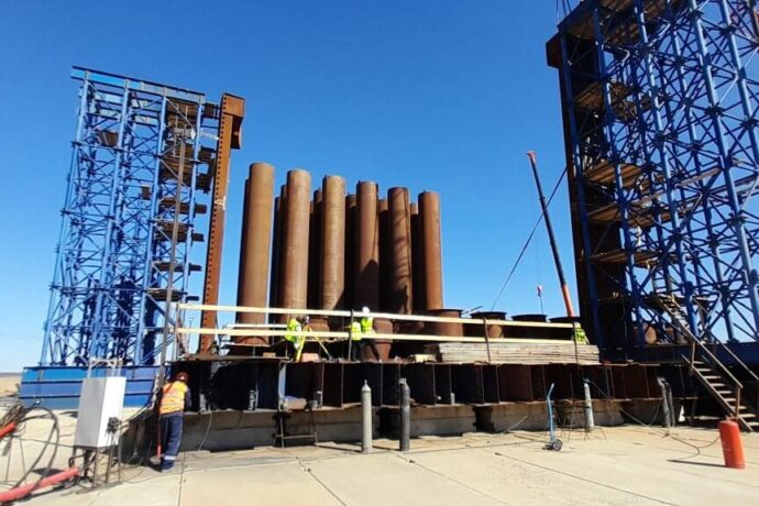 Икки коффердамы быйыл сайын Өлүөнэ өрүс төрдүгэр туруоруохтара