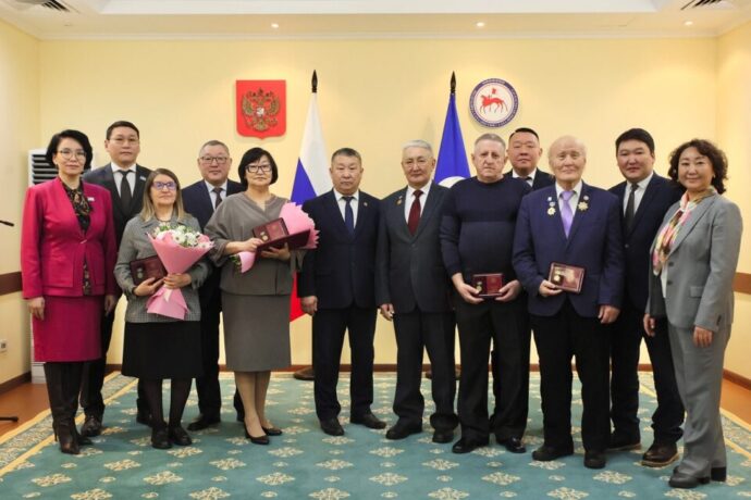 Саха сирин тоҕус настаабынньыгар бочуоттаах ааты иҥэрдилэр