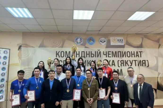 Дьокуускай хамаандата дуобакка өрөспүүбүлүкэ хамаанданан чемпионатыгар кыайда