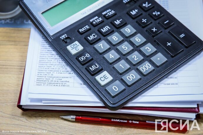 Айсен Николаев: ОДьКХ үлэһиттэригэр иэс кылгас болдьох иһигэр төлөнөрүгэр үлэ барар