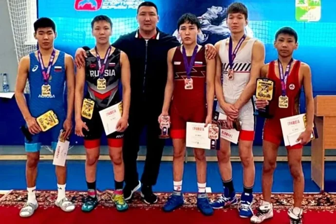 Нам улууһун биэс эдэр тустууга КМС нуорматын толордо