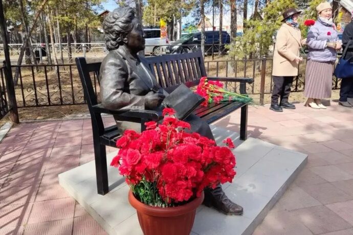 Нина Иннокентьевна Протопопова. «Өйдүүбүт, сүгүрүйэбит, киэҥ туттабыт!»
