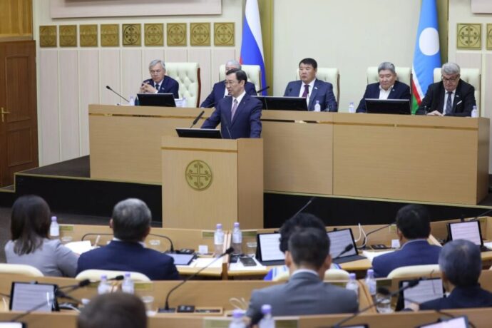 Ил Дархан былаас үлэтин сүрүн көрдөрүүтүнэн дьиэ кэргэн туруктаах буолуутун ааттаата
