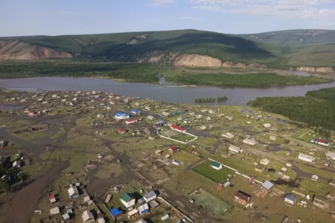 Устудьуоннар халаан уутун кэнниттэн көмөлөһө Дьааҥыга бардылар