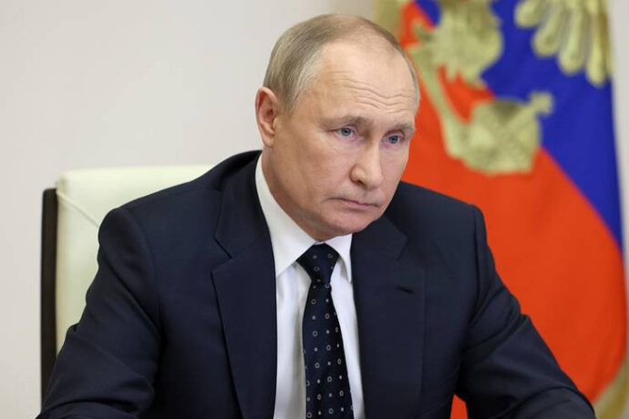 Владимир Путин Госдуумаҕа быыбар иннинэ Арассыыйа олохтоохторугар туһаайыы оҥордо