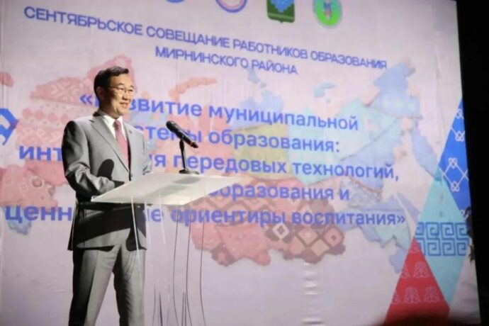 Айсен Николаев: «Мииринэй оройуонун үөрэхтээһиҥҥэ уопутун Саха сирин бүттүүнүгэр тарҕатыахха»