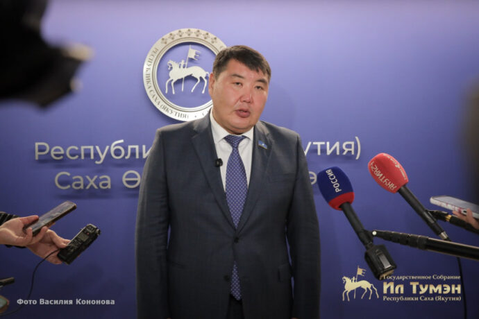 Алексей Еремеев: "Хоту таһаҕаһы тиэрдии бэдэрээлинэй кирэдьиит болдьоҕун уһатары эрэйэр"