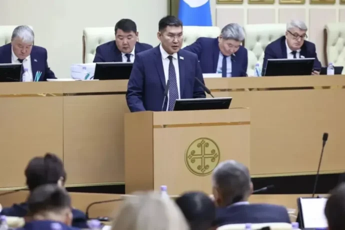 Саха сиригэр нолуок бэлиитикэтин уонна региональнай инвестиционнай бырайыактар тустарынан сокуоннарга уларытыылар киирдилэр