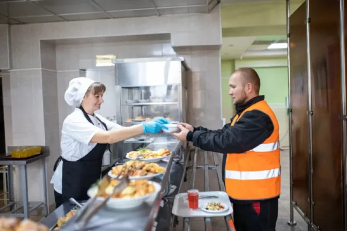 АЛРОСА Саха сиригэр оҥоһуллубут тыа хаһаайыстыбатын бородууксуйатын атыылаһыытын элбэтэр