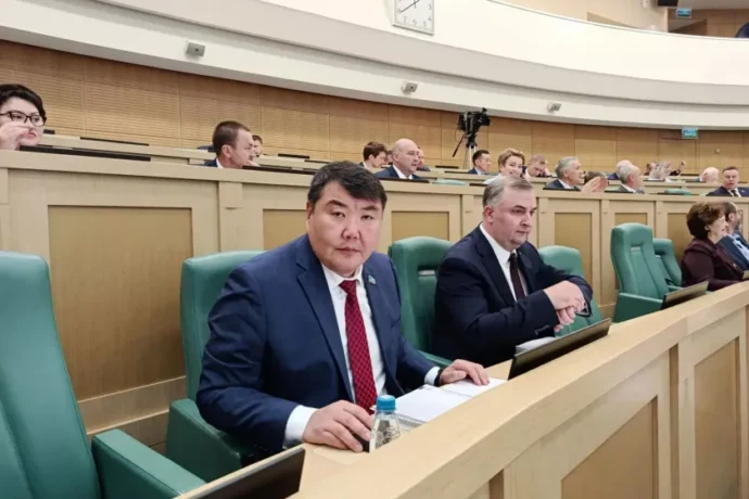 Алексей Еремеев Федерация Сэбиэтигэр үлэлиир: тутаах тиэмэ-эрэгийиэннэр бүддьүөттэрэ