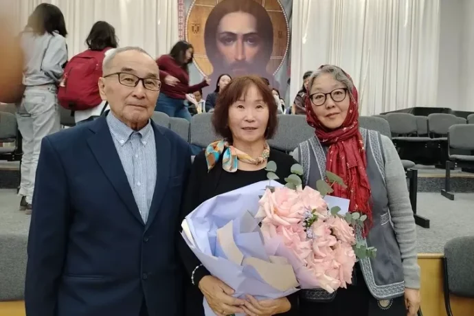 "Ырыалар ырыалара": Суорун Омоллоон тиһэх үлэтэ күн сирин көрдө
