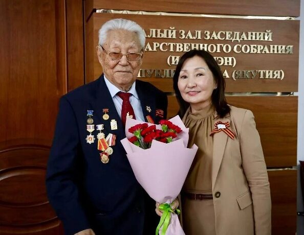 Аҕа саастаах көлүөнэ олоҕун хаачыстыбатын тупсарарга Ил Түмэн ыытар үлэтин кэпсээтилэр